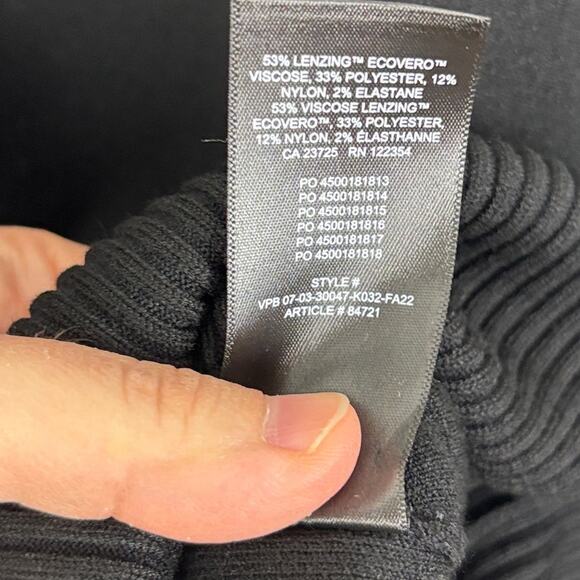 Aritzia wilfred free Black Souvenir Sweater oversized v-neck 1/Small minimalist - Picture 7 of 7